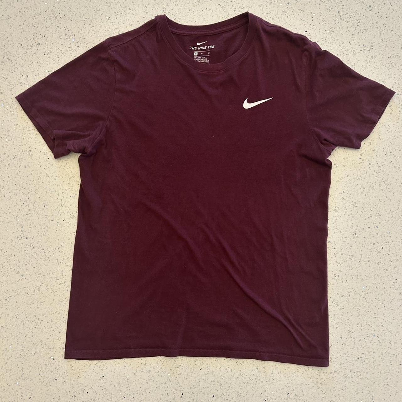 mens maroon nike t shirt