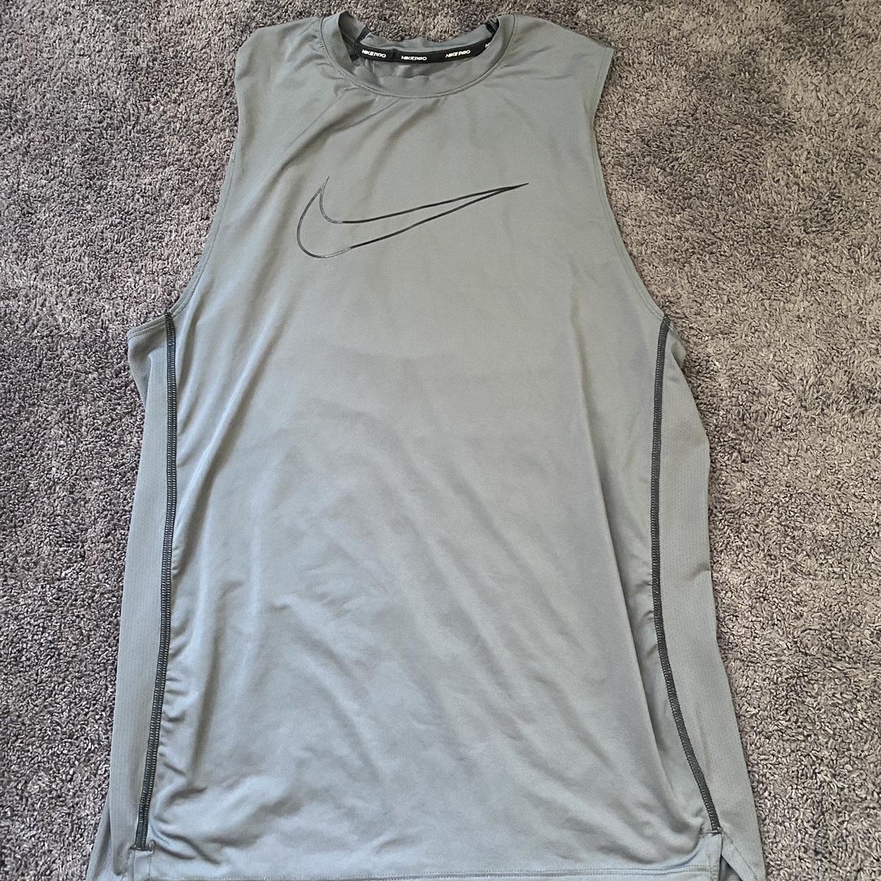 nike pro training victory essential tank in black