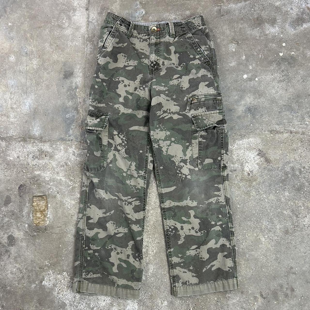 Vintage Y2K Camo Cargo Pants Women’s Size... - Depop