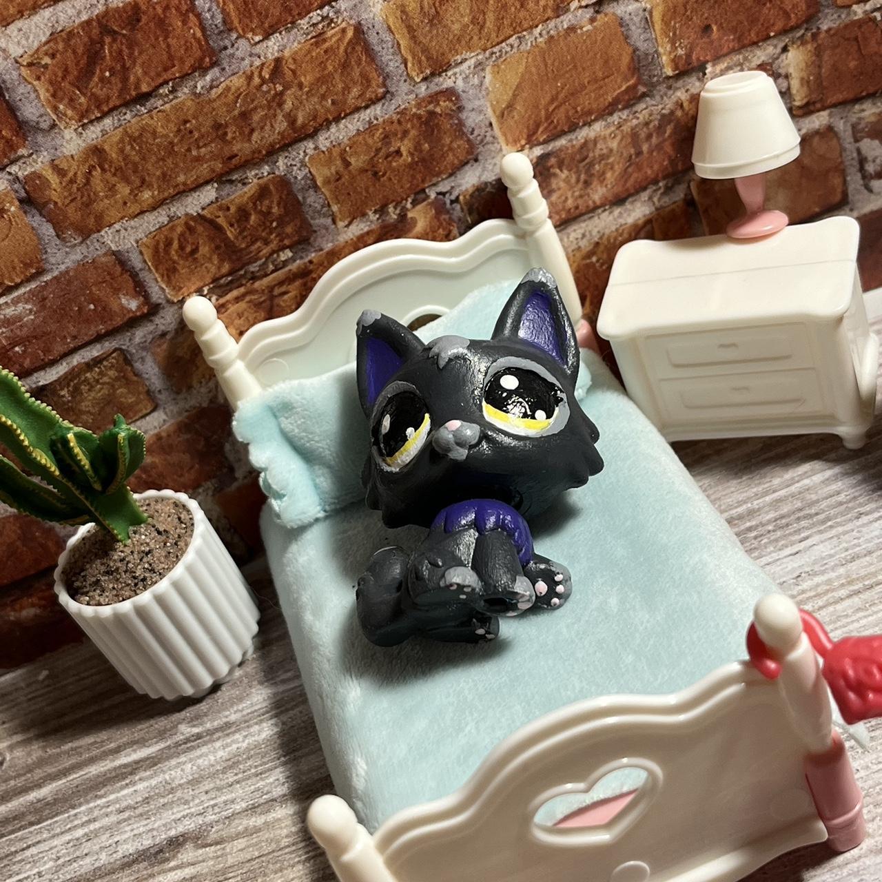 LPS CUSTOM WOLF CAT!! this is my first full Depop