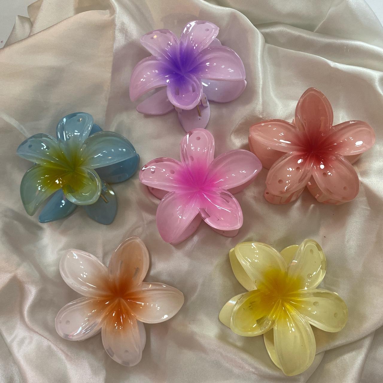 tropical hawaiian hibiscus flower claw clips... - Depop