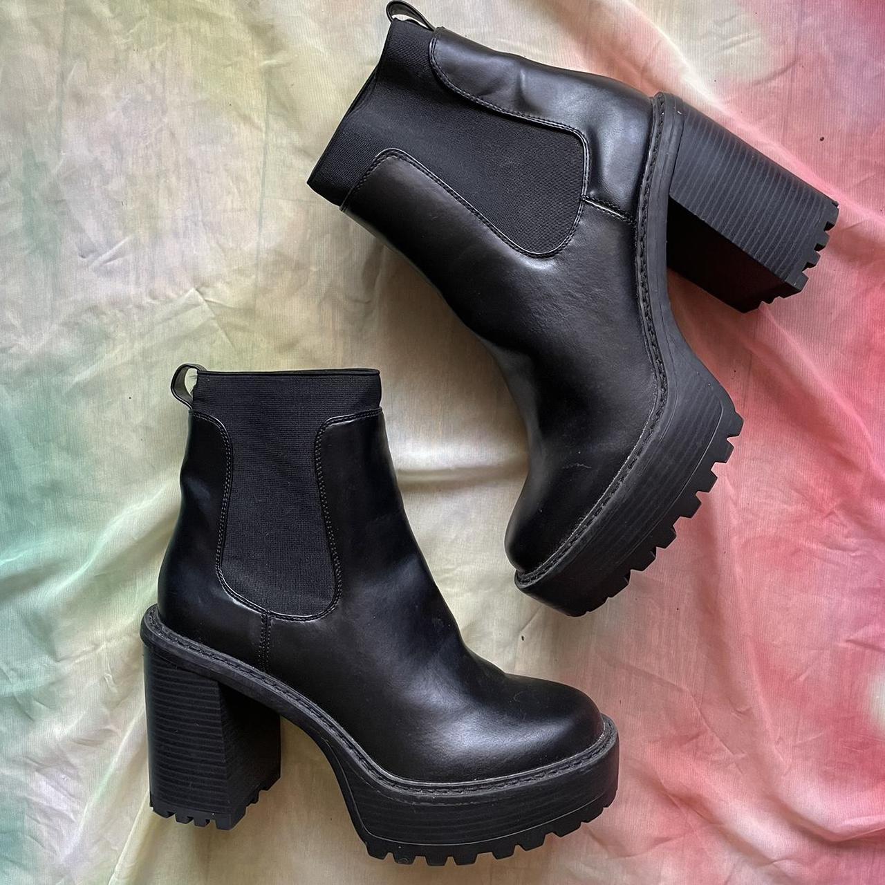 madden girl kamora platform chelsea boot brown