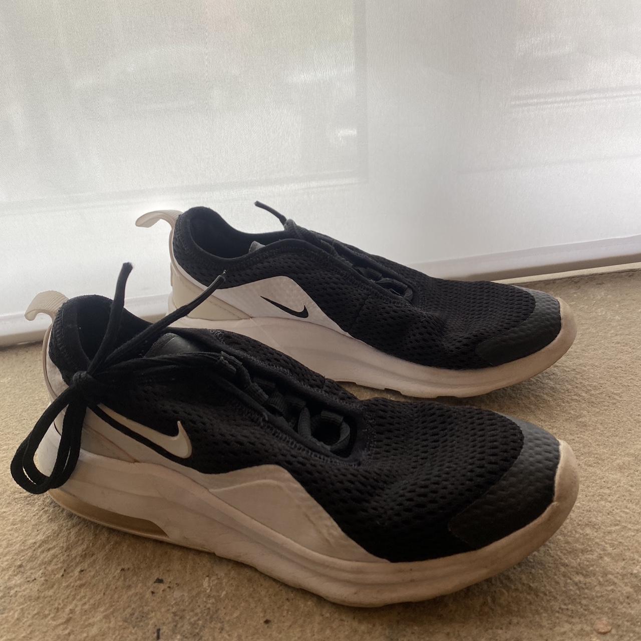 size 4 white nike trainers