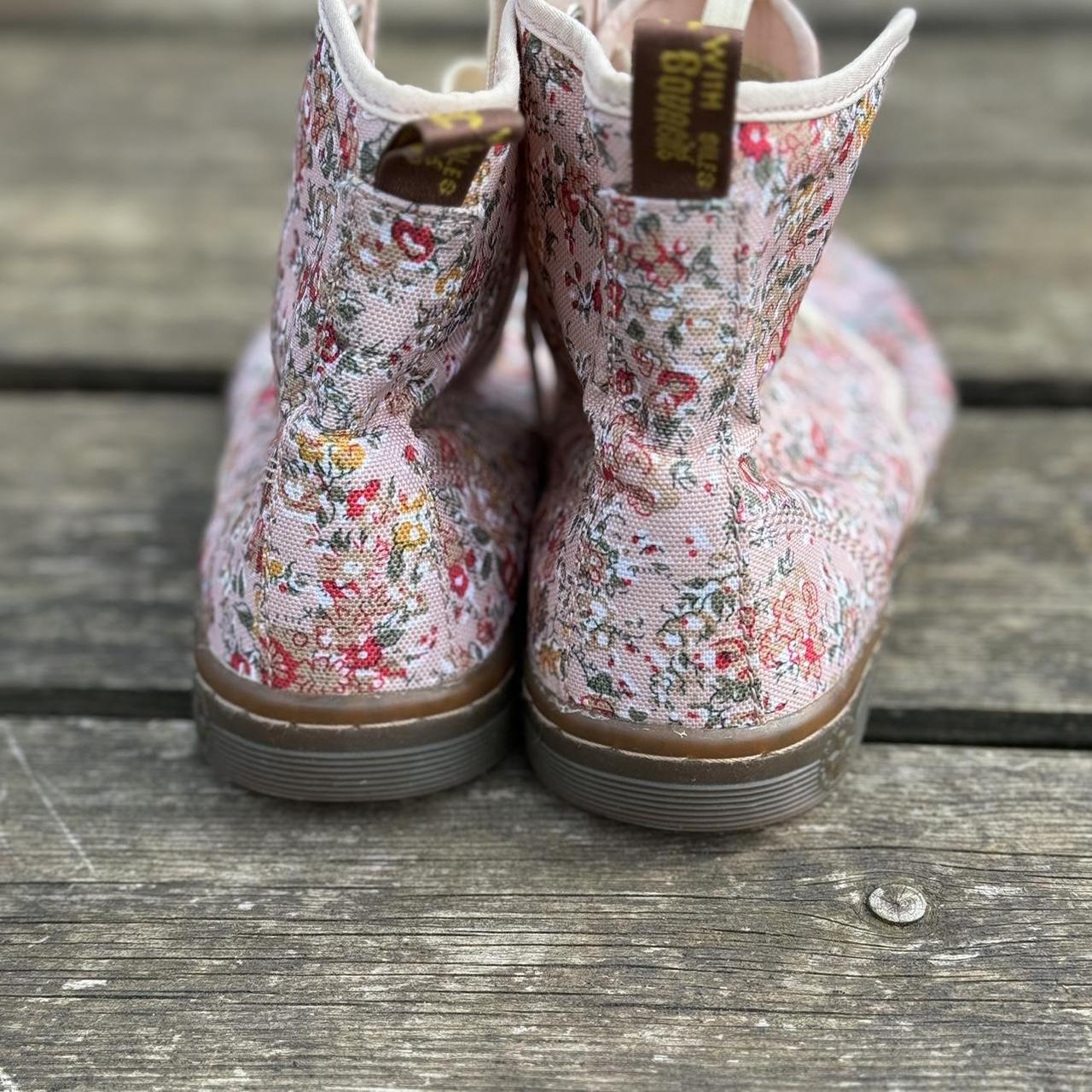 Dr martens canvas floral boots deals