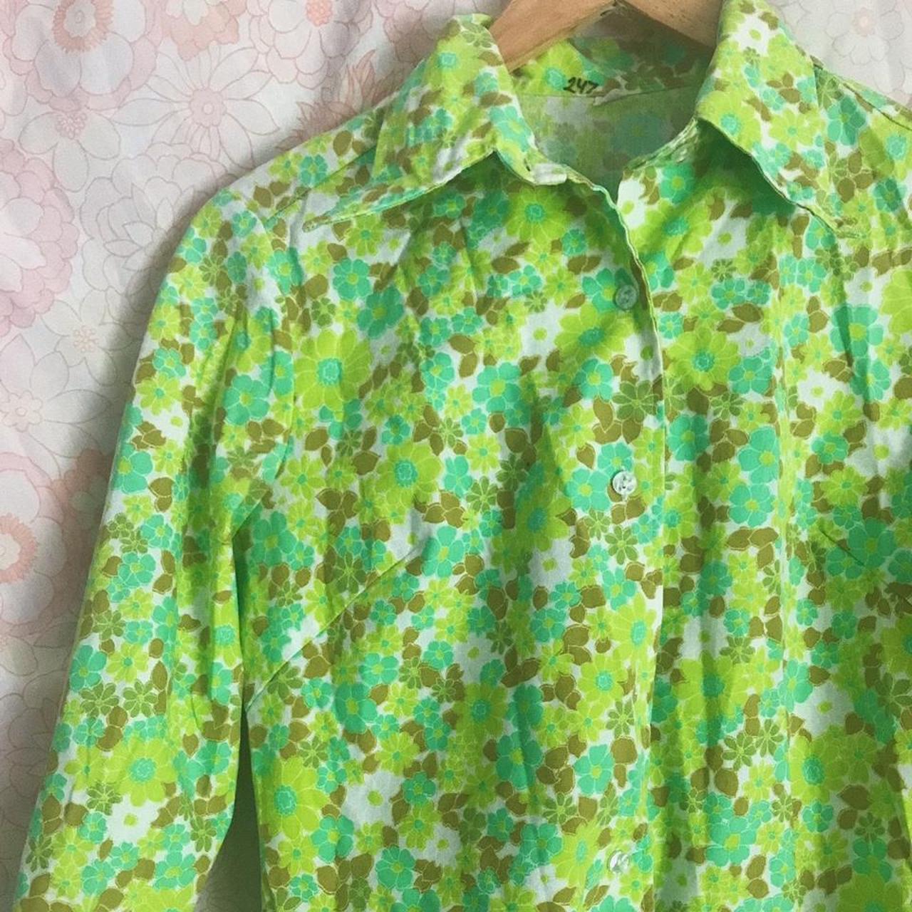 Gorgeous 70s blouse. The most groovy pattern and a... - Depop