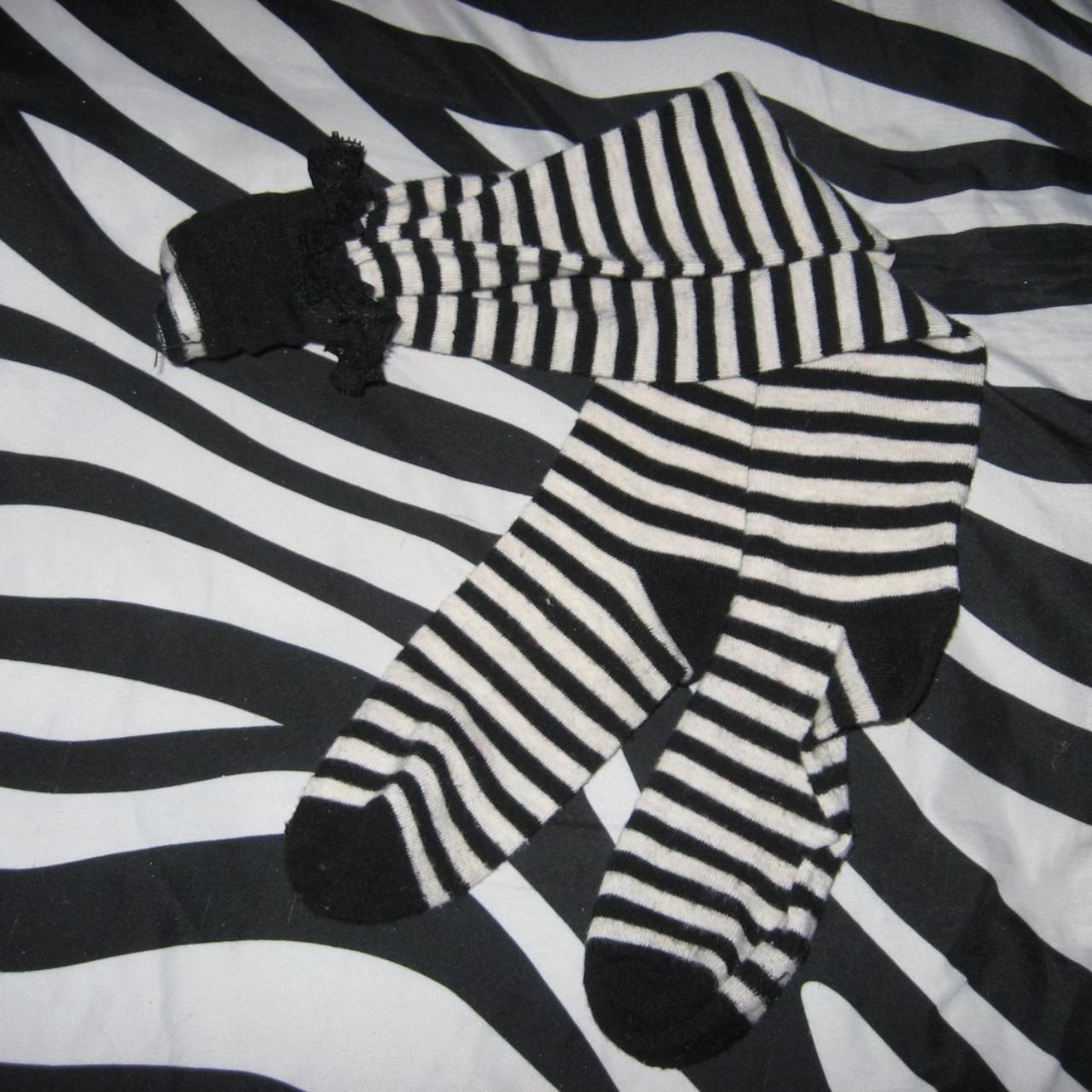 Super Stripes Knee Socks Black/White