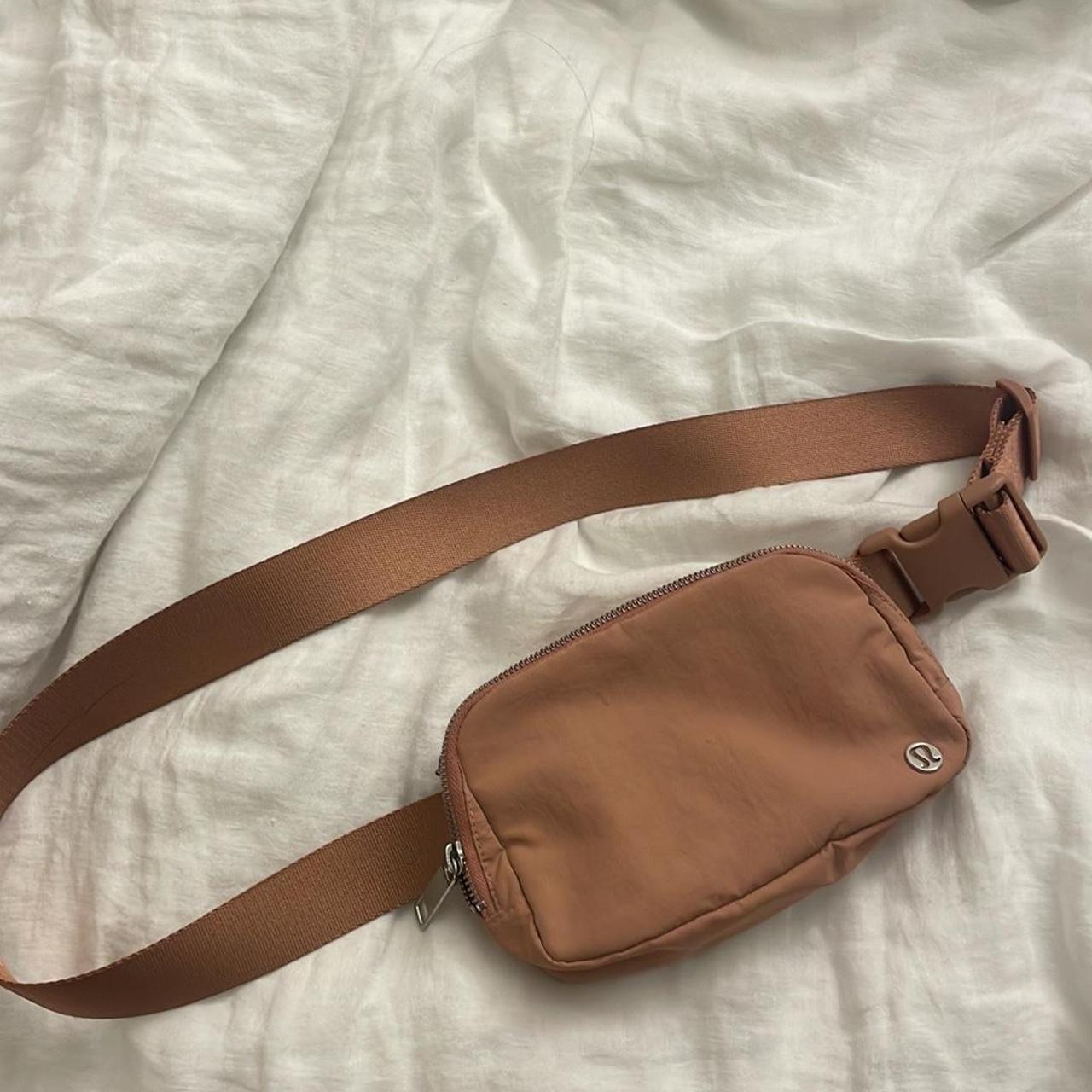 Lululemon Women's Orange and Pink Bag Depop