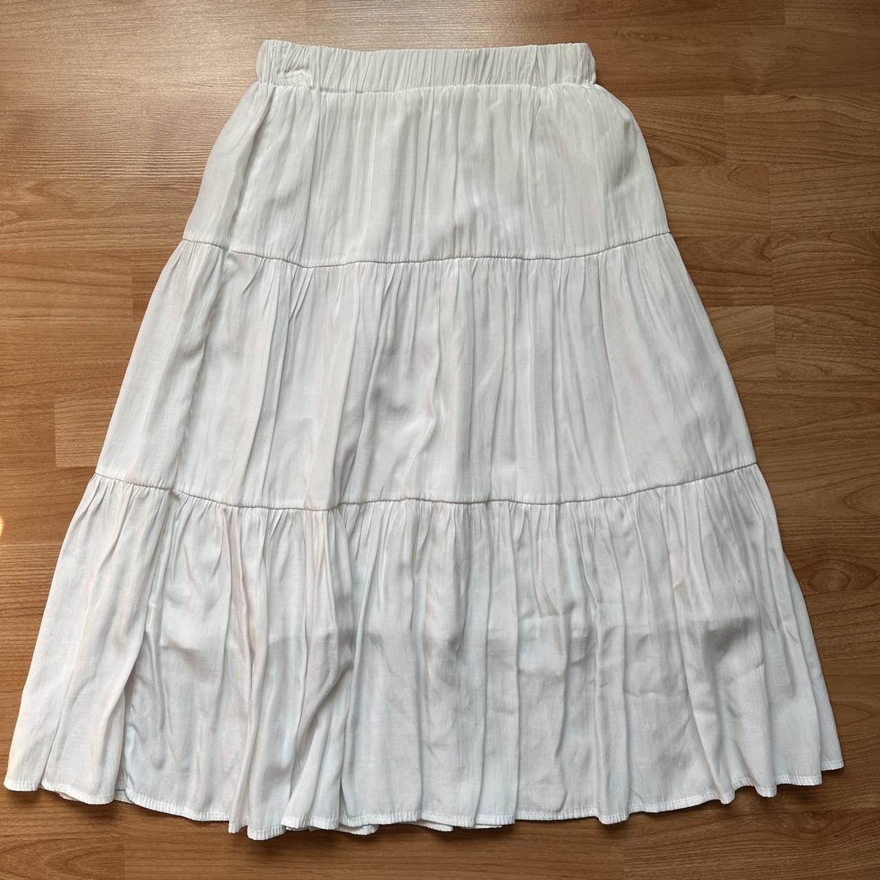 White Midi Skirt Size: S Cute for fairy grunge type... - Depop