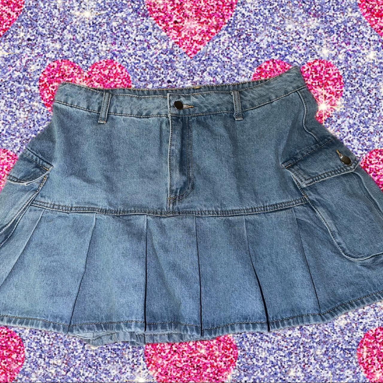 Adorable denim pleated skirt with pockets on the side 🩵 - Depop
