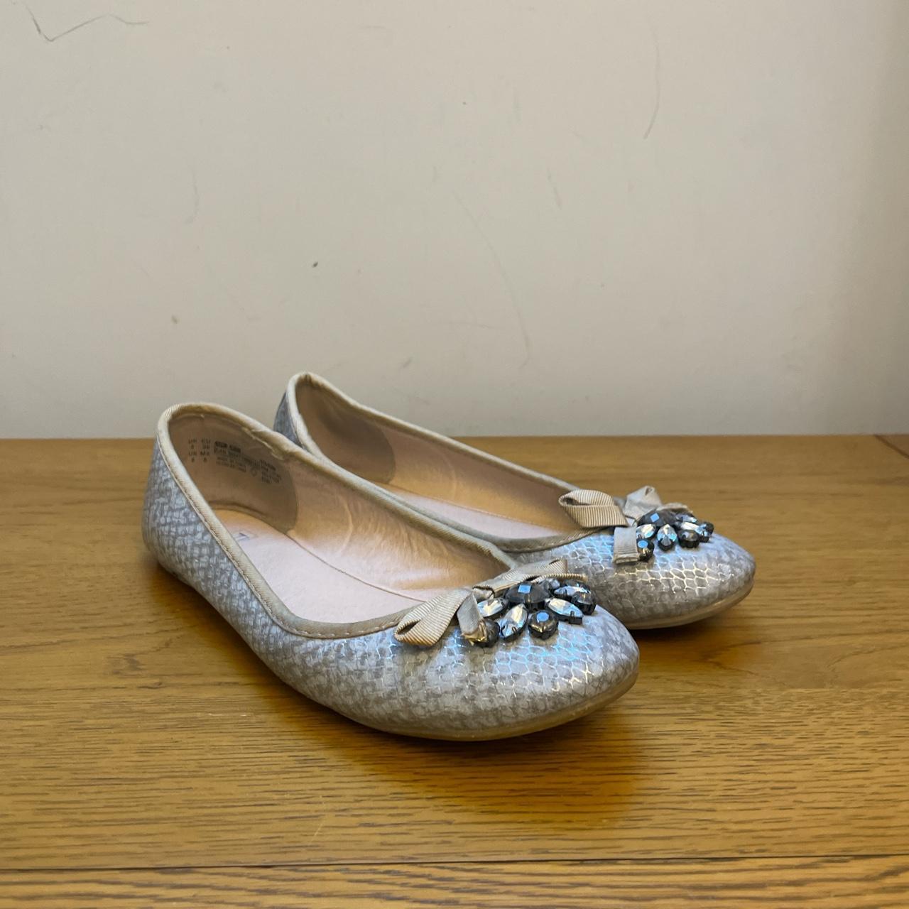 Silver flat shoes size 6 sale