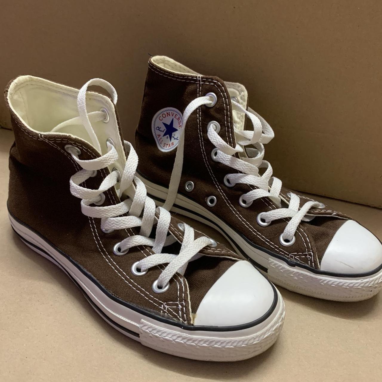 Brown converse in good condition! Size 5 in women/3... - Depop