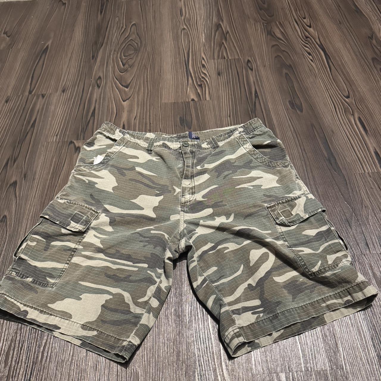 Bugle Boy Khaki and green camo cargo shorts #skater Depop