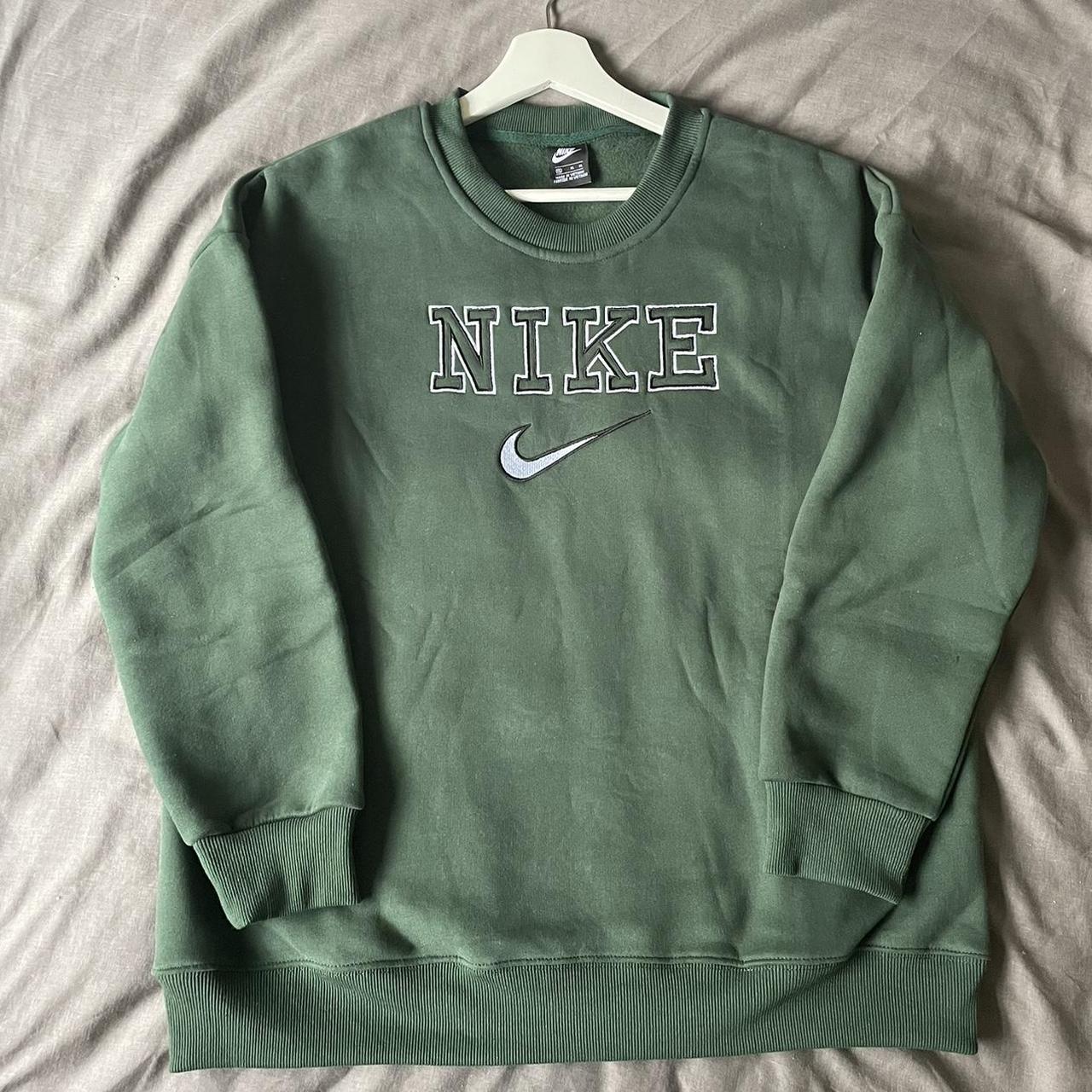 Nike Men's Green and White Sweatshirt | Depop