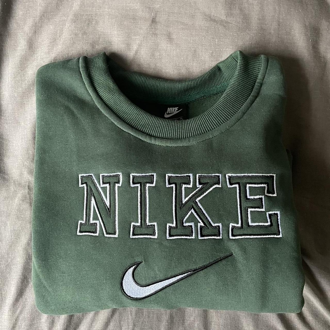 Nike Men's Green and White Sweatshirt | Depop