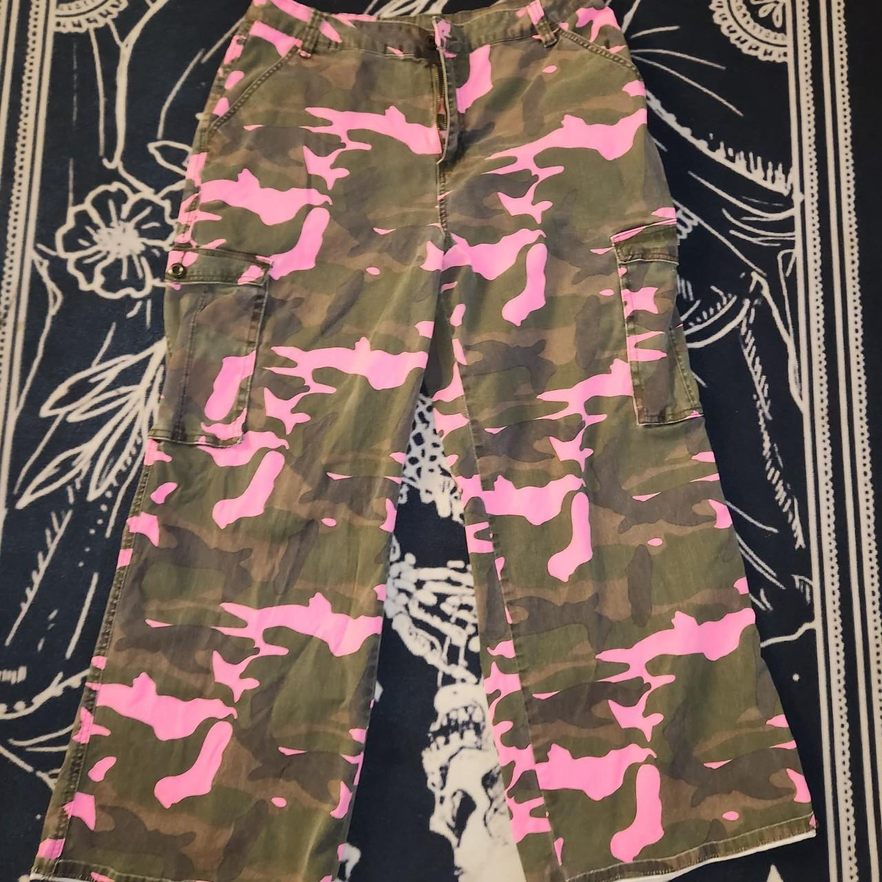 Pink green 2024 camo pants