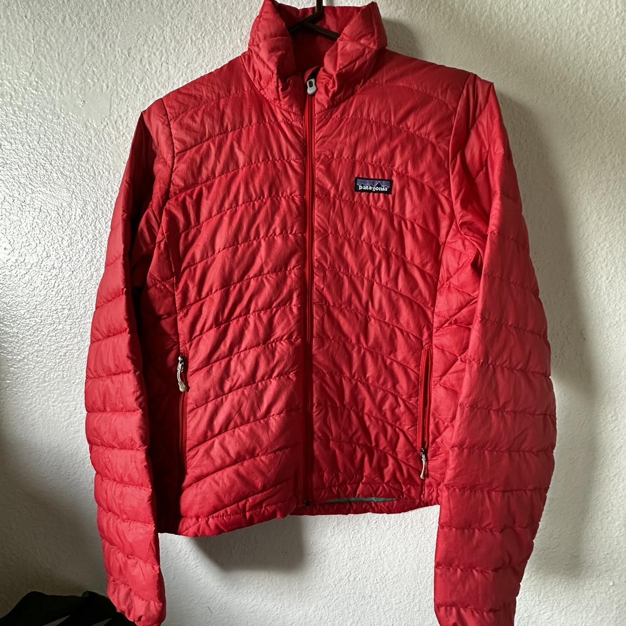 Women’s small red puffer Patagonia jacket - Depop