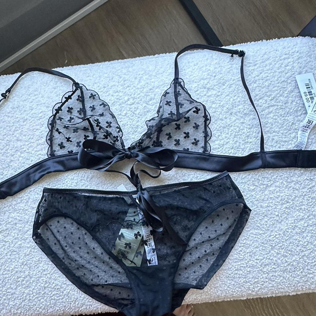 Intimissimi Red Lace Black Plaid Bra doesn't have - Depop