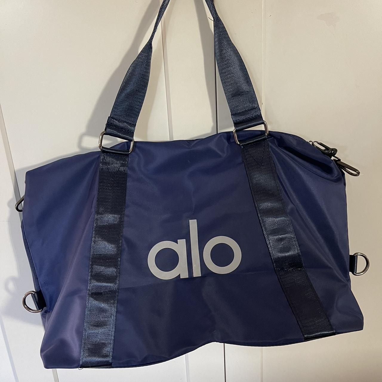 Alo yoga duffle bag NOT ACCEPTING OFFERS ON... Depop