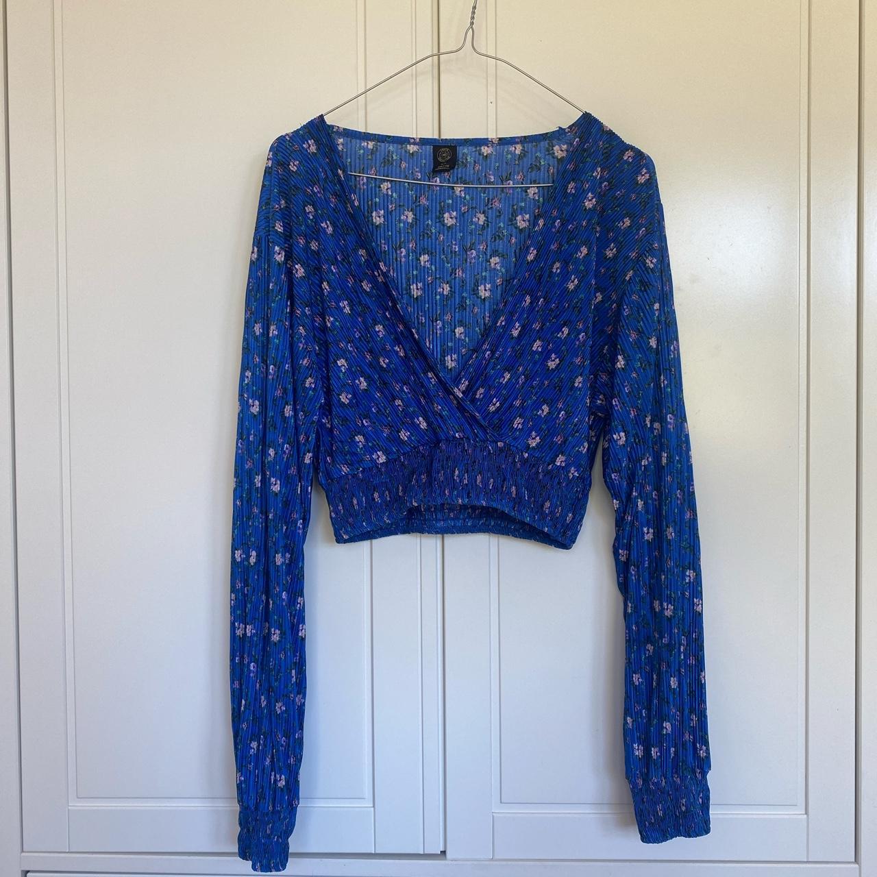 Blue and pink floral Urban Outfitters crop top Depop