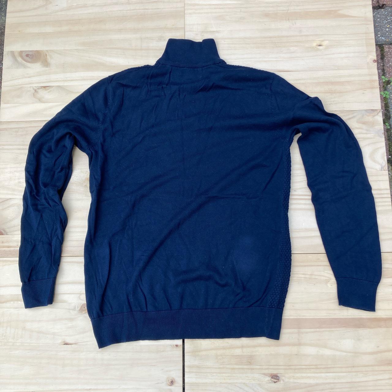 - navy blue 1/4 top - size medium - Depop