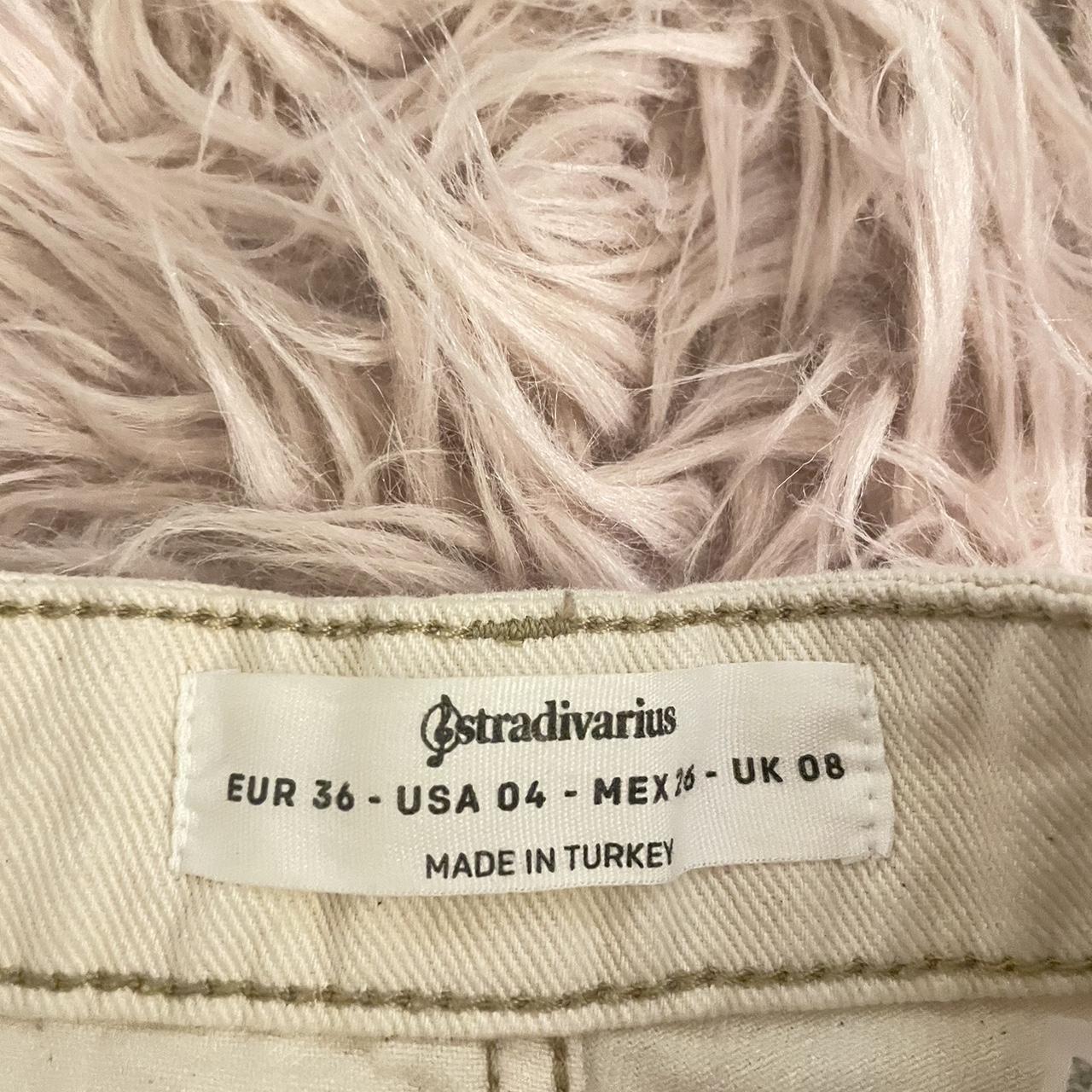 Stradivarius Women's Cream Jeans Depop