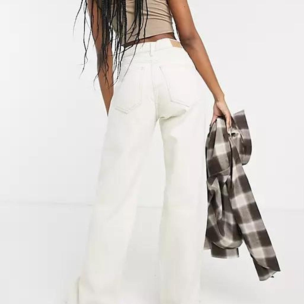 Stradivarius Women's Cream Jeans Depop