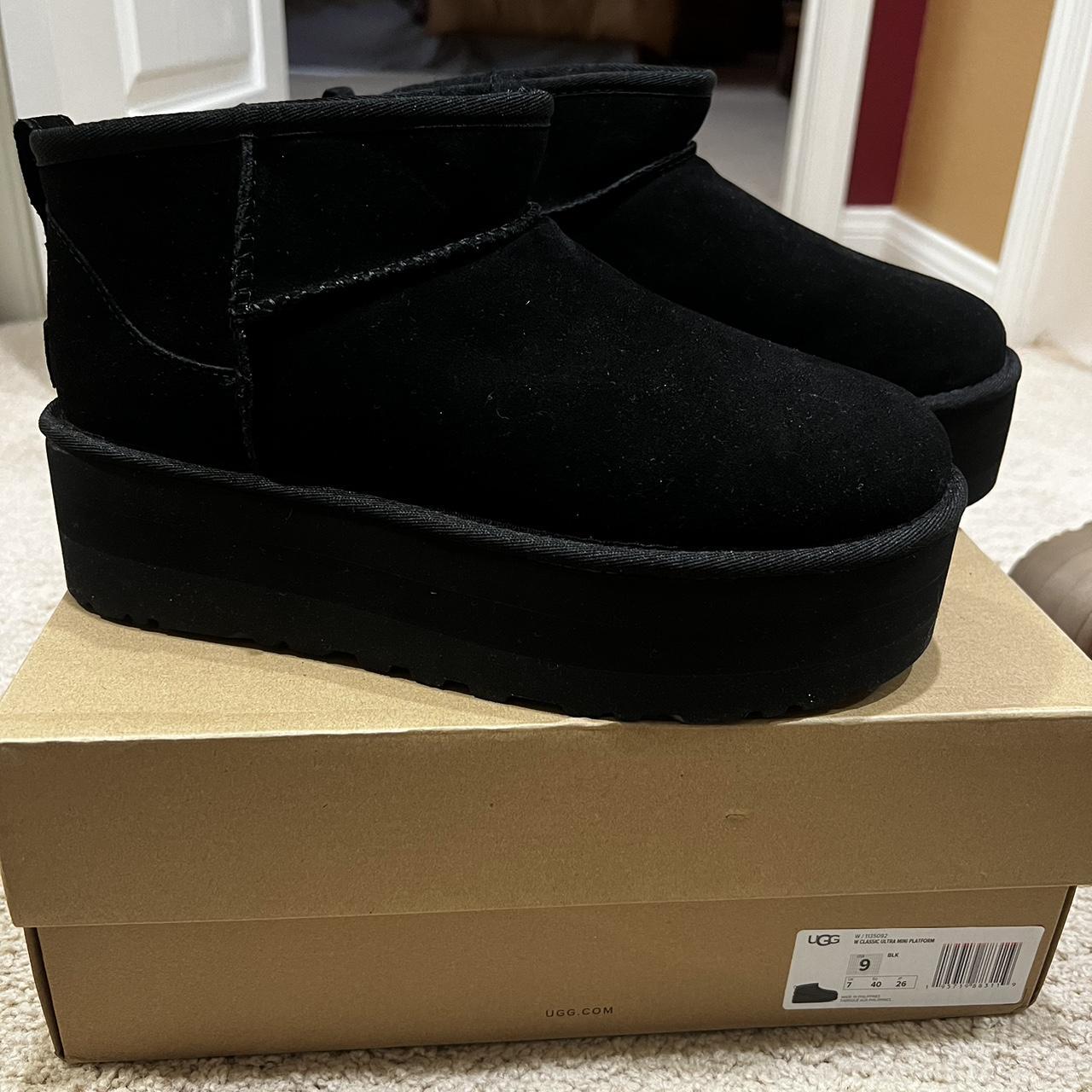 Women’s Ultra mini platform Uggs in black! Size W 9.... - Depop