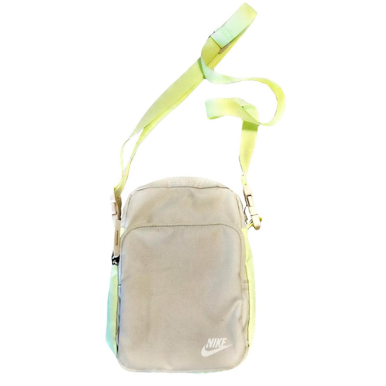 Nike Heritage Crossbody Bag