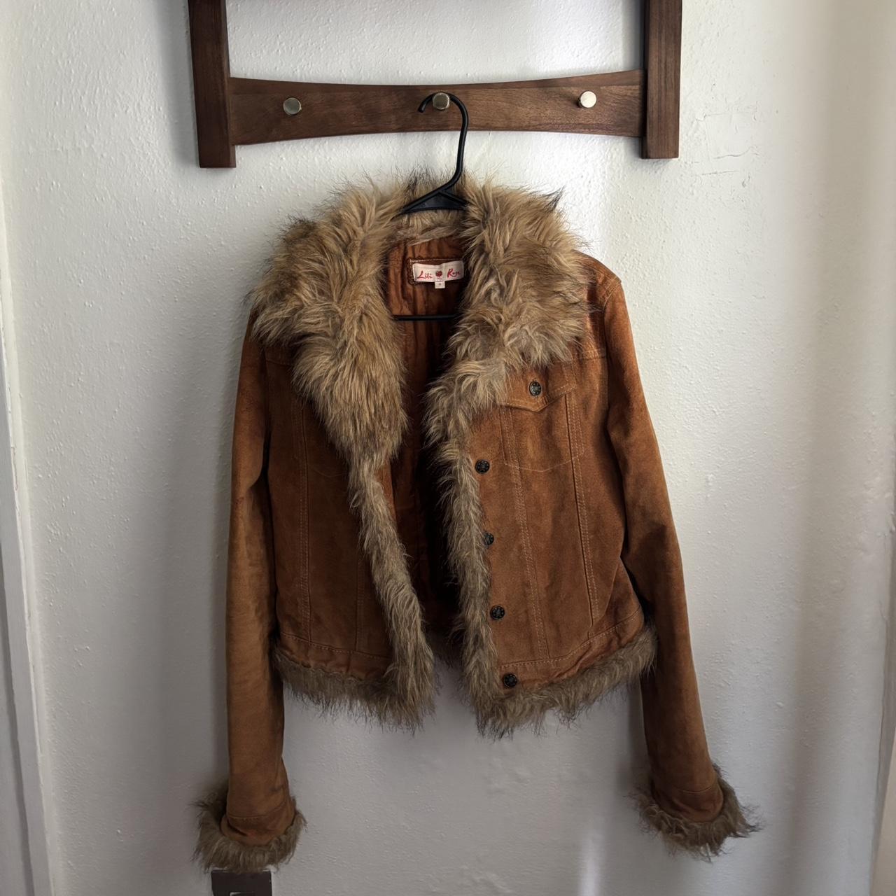 Y2k fur-jacket - Depop