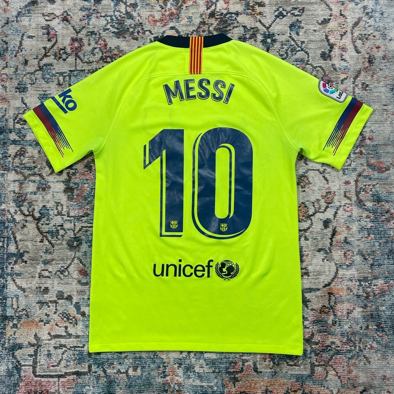 Barcelona 14/15 Messi Jersey Size: XL Pre-owned - Depop