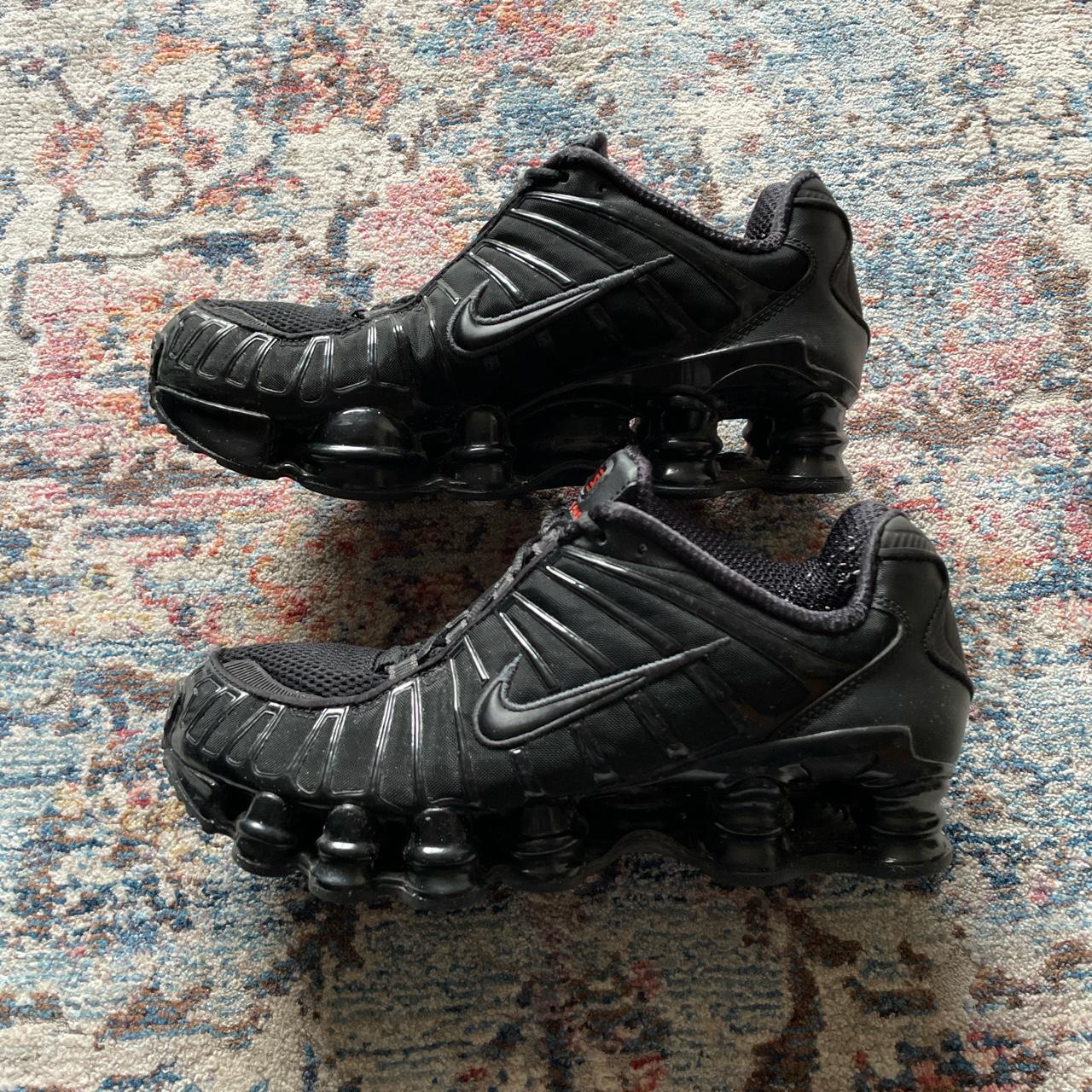 Mens grey nike outlet shox