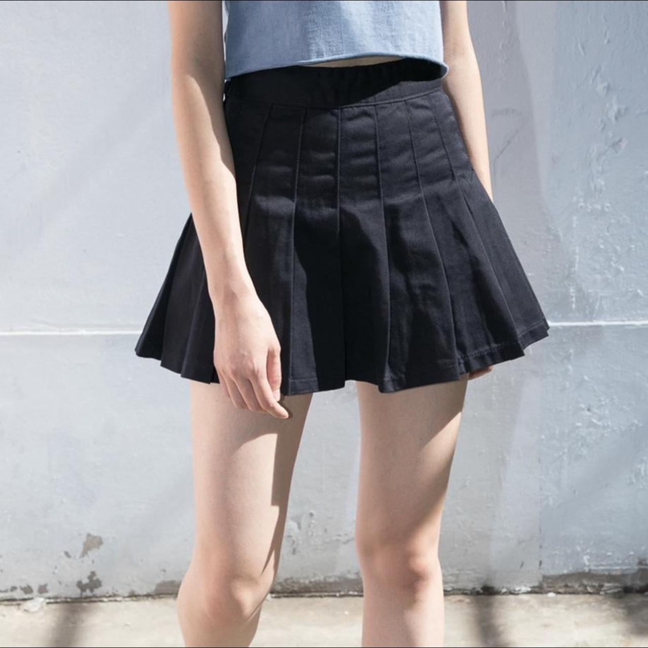 brandy melville dana skirt. navy colour. would fit a... Depop