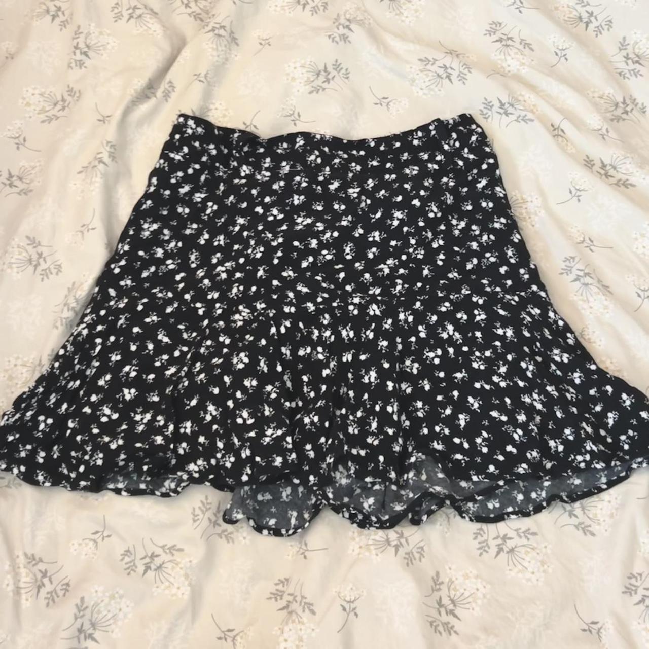 Zara Women's Black and White Skirt | Depop