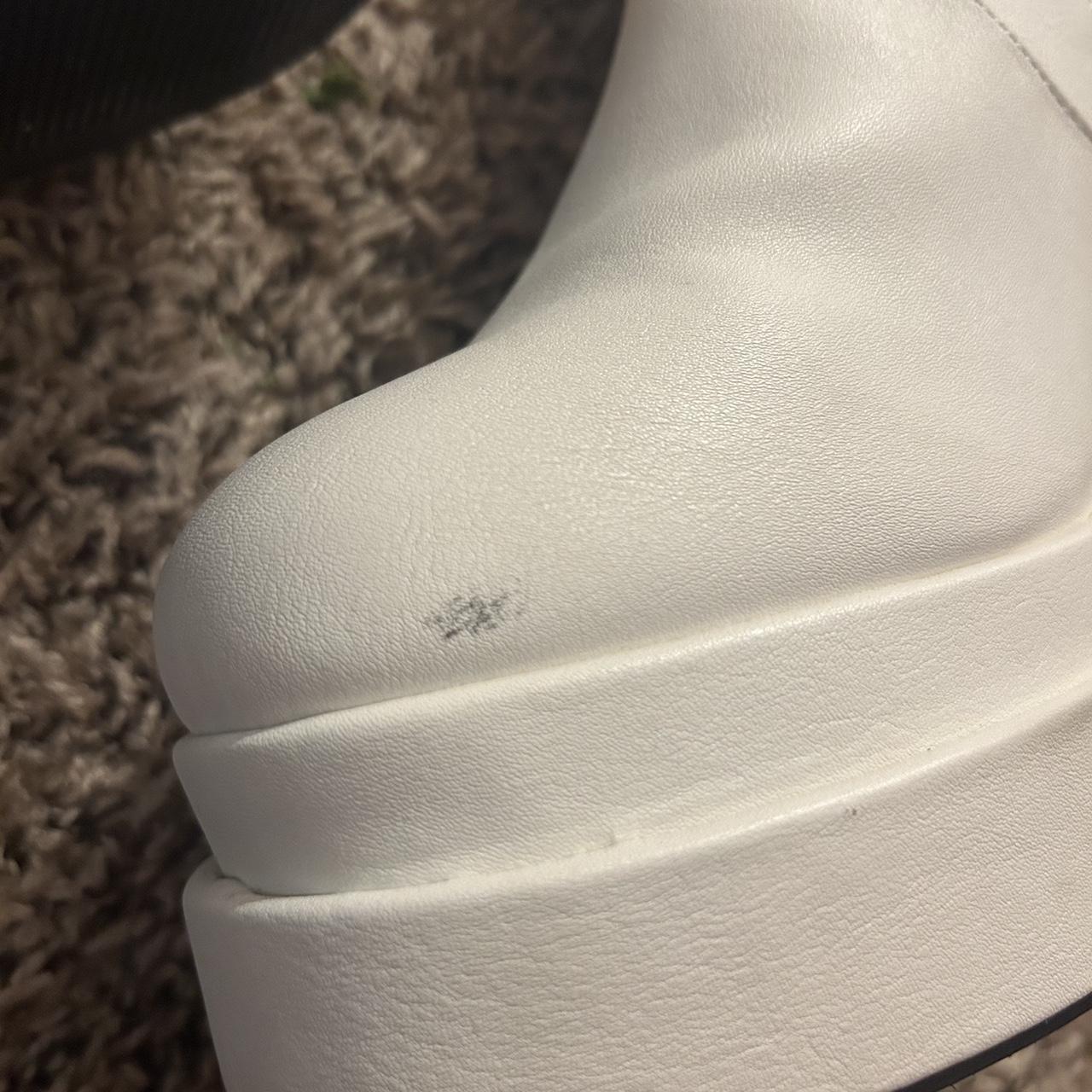 Windsor Women's White Boots (3)