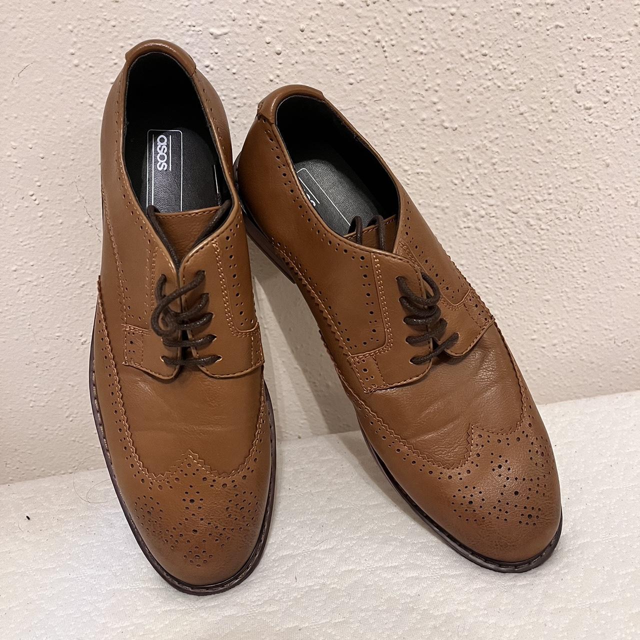Brown brogue Oxford leather shoes with lace