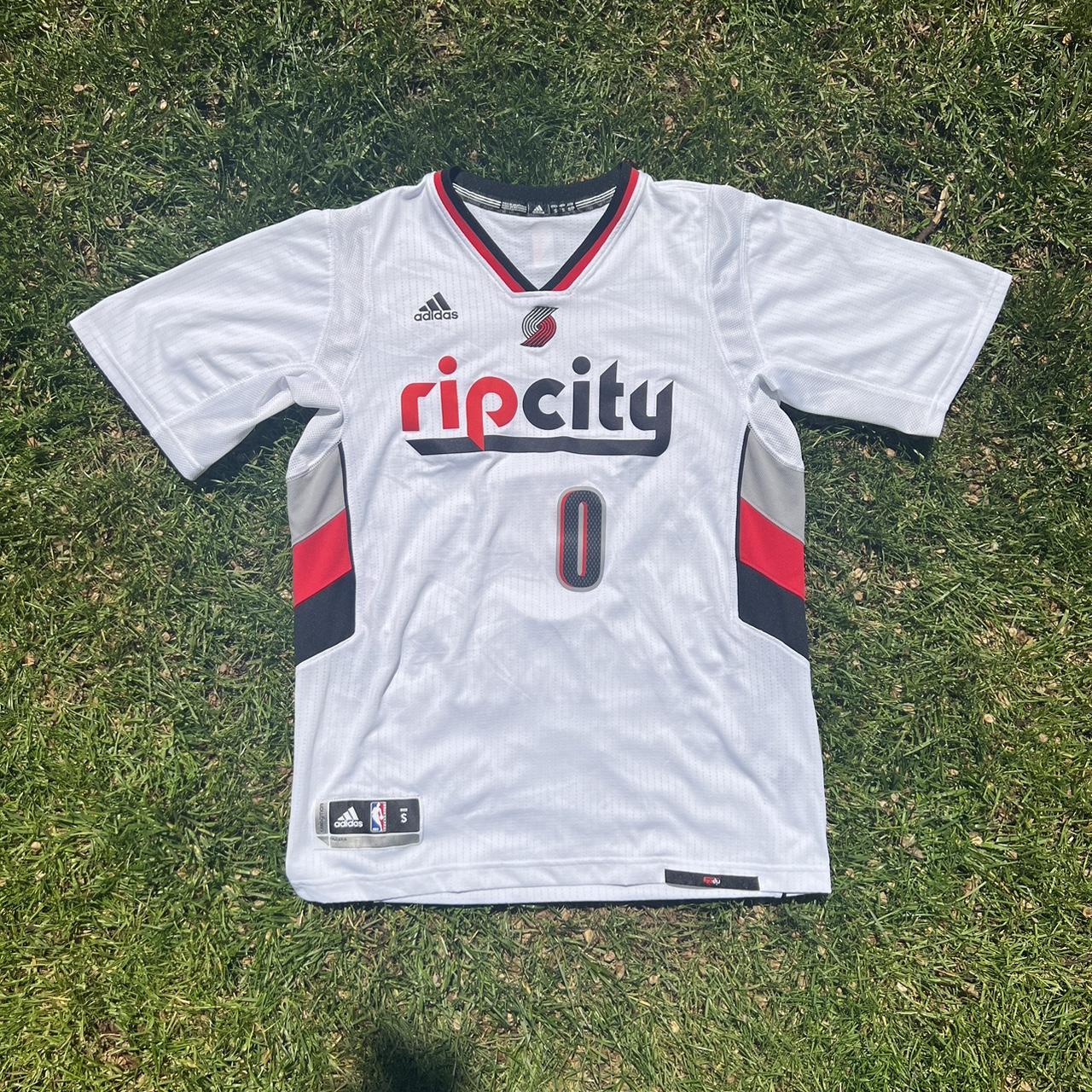 lillard jersey grey