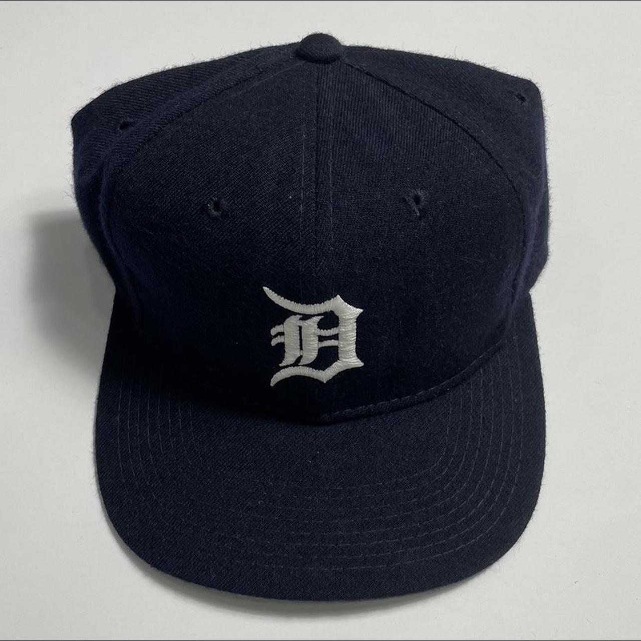VINTAGE DETROIT TIGERS SPORTS SPECIALTIES FITTED HAT... Depop