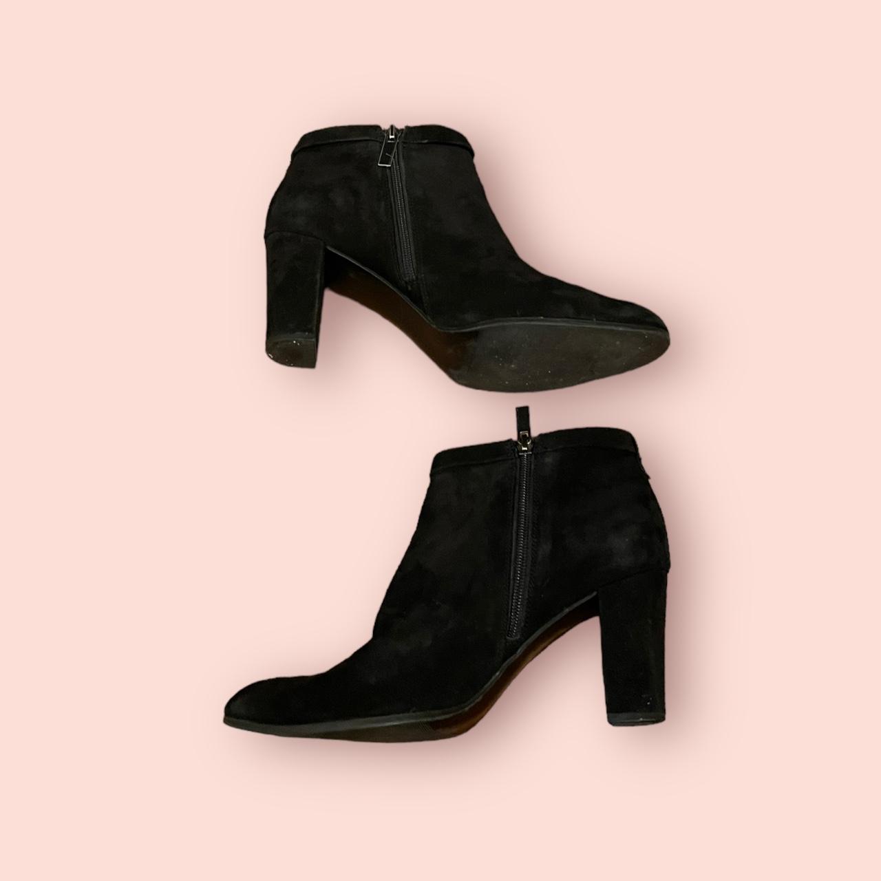 bandolino heeled suede ankle booties super cute