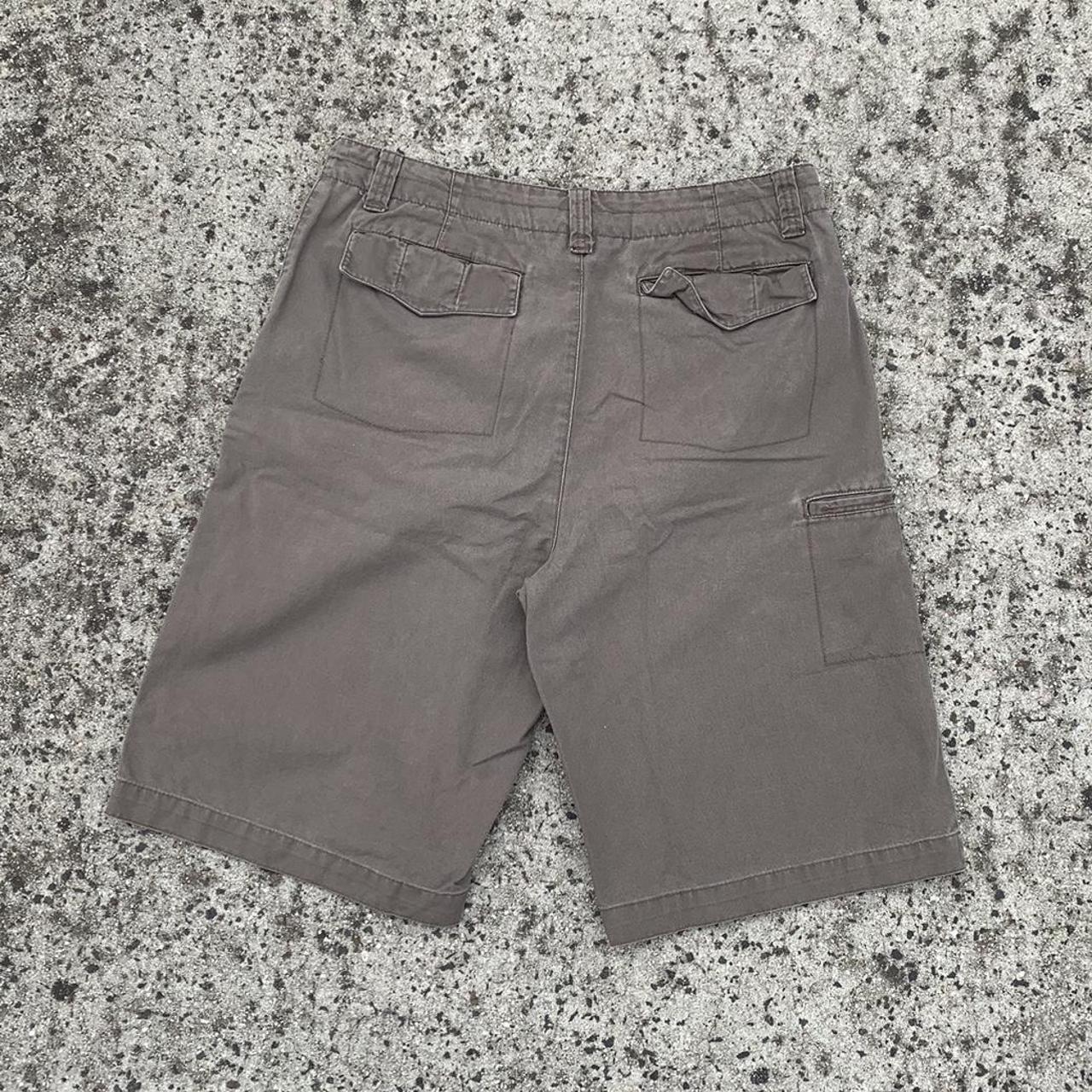 2000s oversized & baggy brown shorts/jorts - W34 -... - Depop