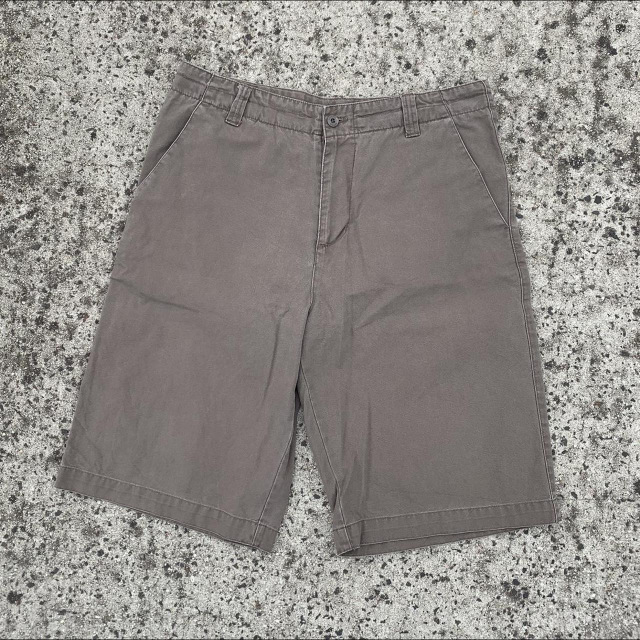 2000s oversized & baggy brown shorts/jorts - W34 -... - Depop