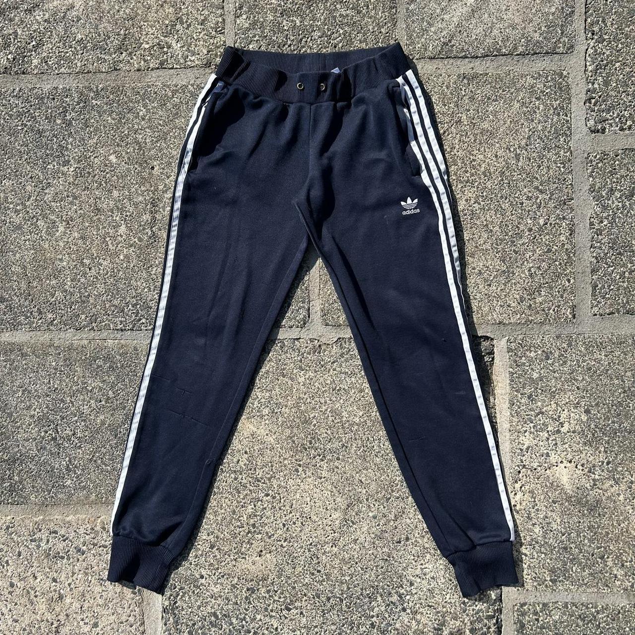 item listed by turntrendz