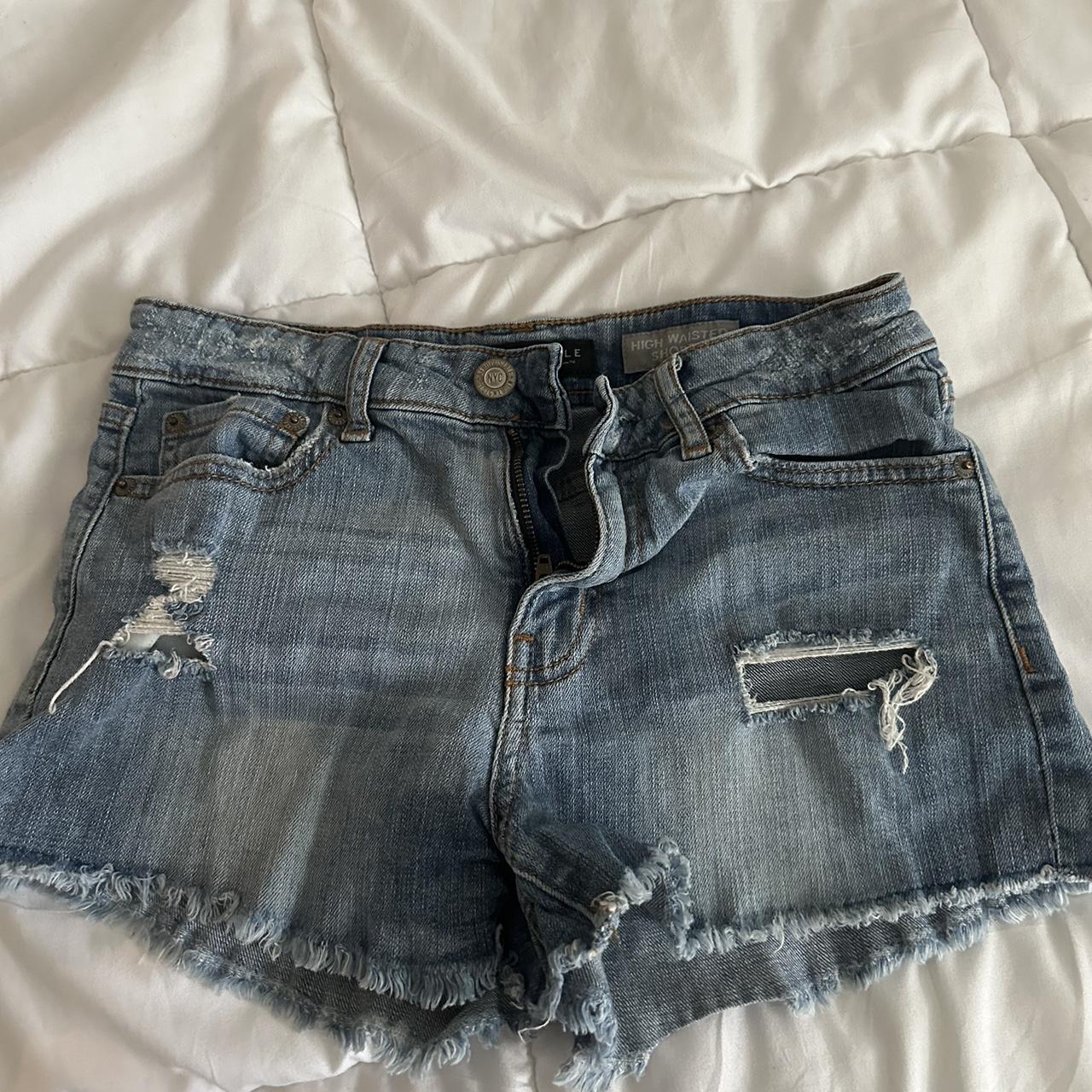 Bundle of 4 Aeropostale shorts retailer