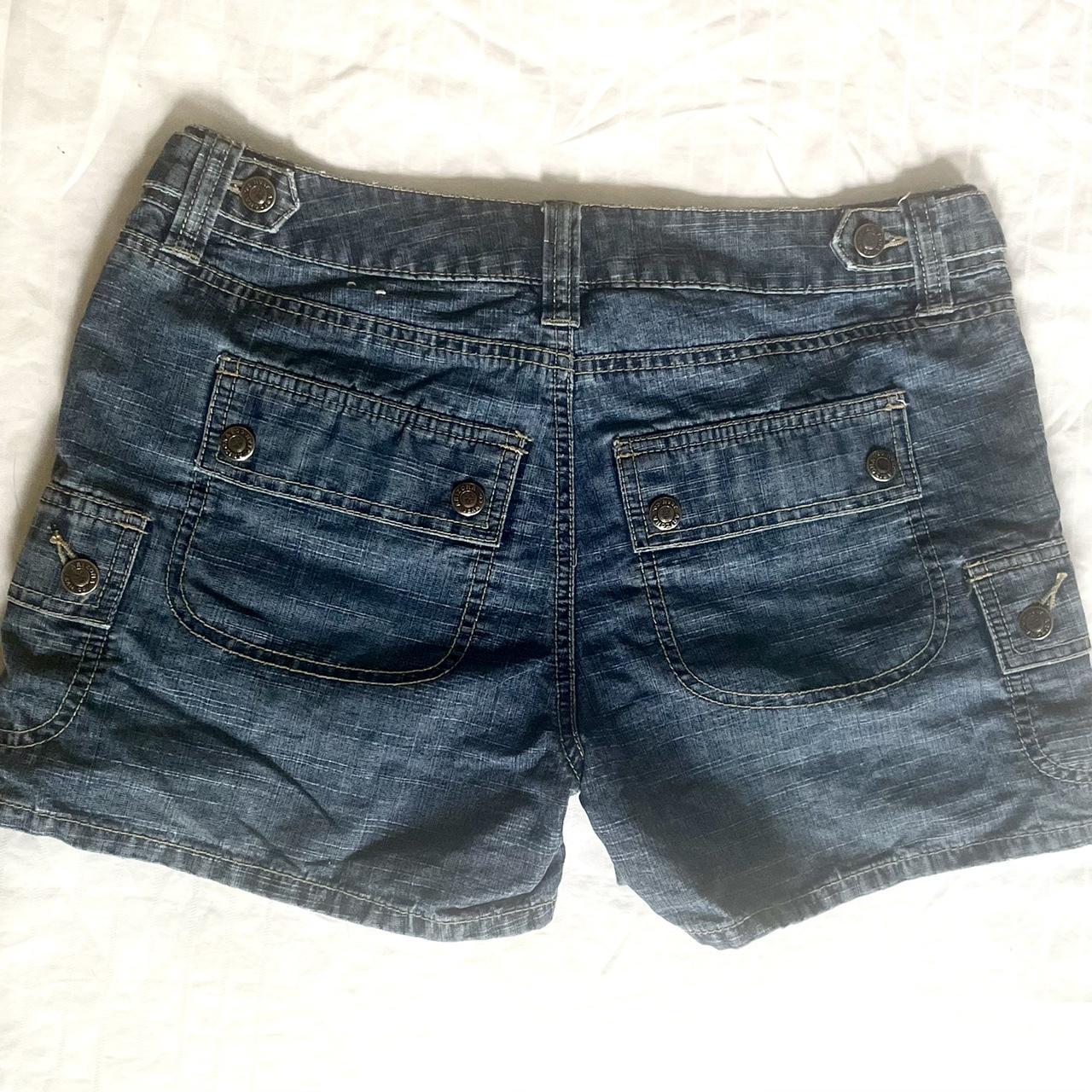 2000s low rise medium wash jean shorts by... - Depop