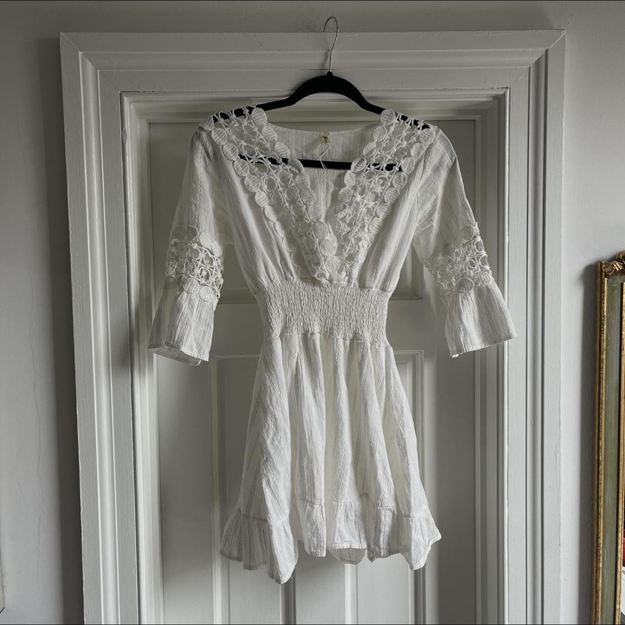 Gorgeous white mini half sleeve dress perfect for... - Depop