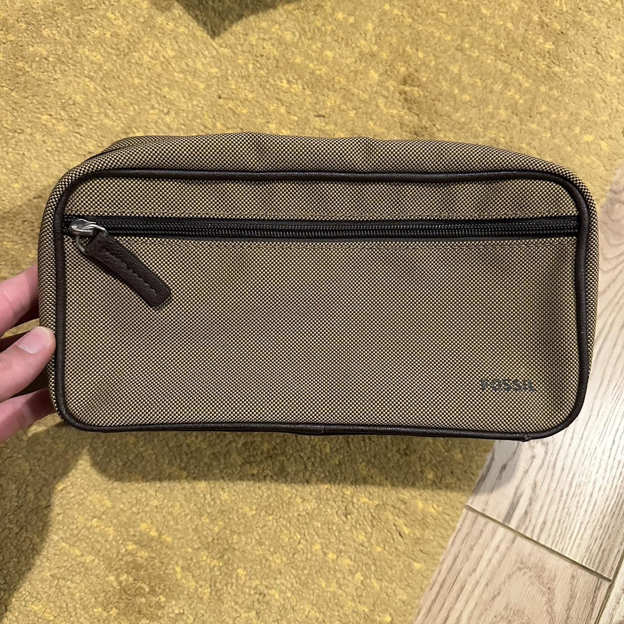 Fossil wash bag in very good condition. Might have