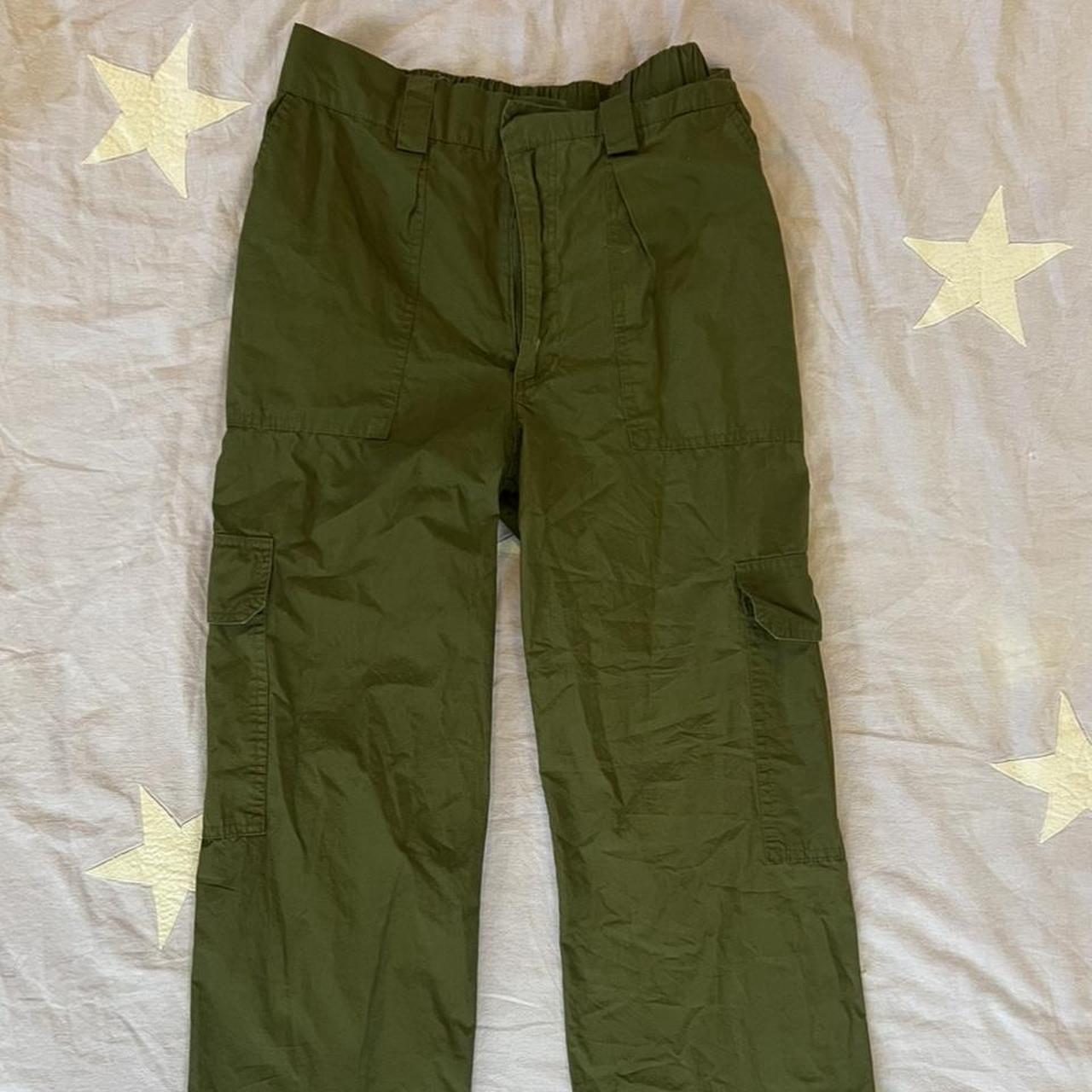 Women’s Cargo Pants Slightly cropped on me (i’m 5’8) - Depop