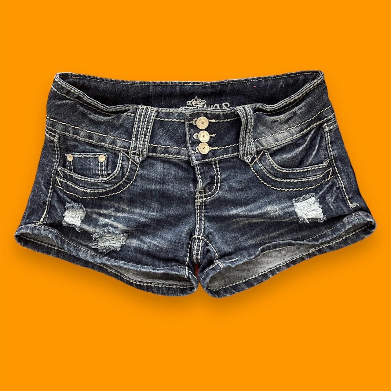 how-to-wear-dark-denim-bermuda-shorts-merrick-s-art