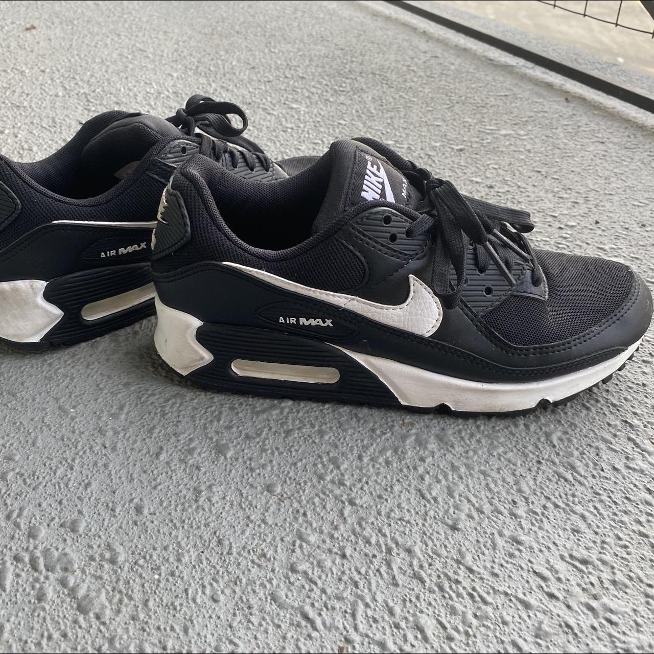 Nike Women's Black Trainers | Depop