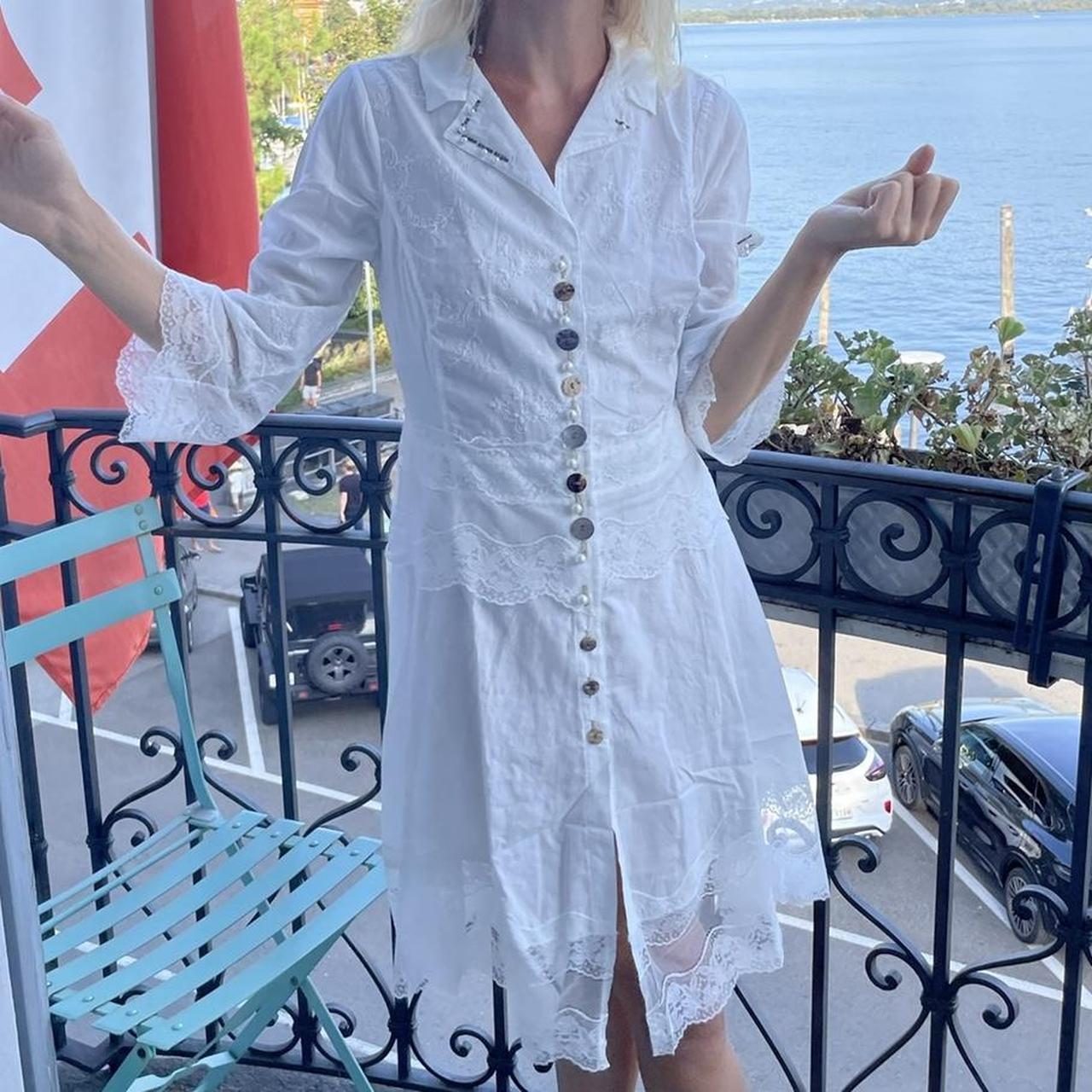 item listed by daphnegray