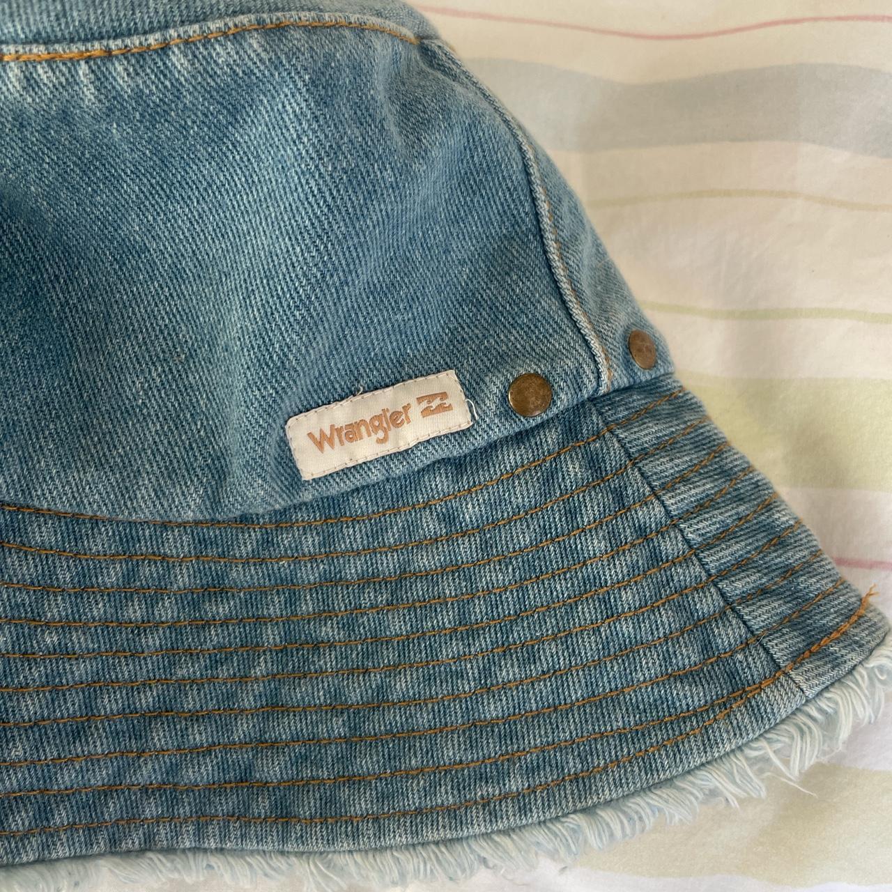 item listed by daphnegray